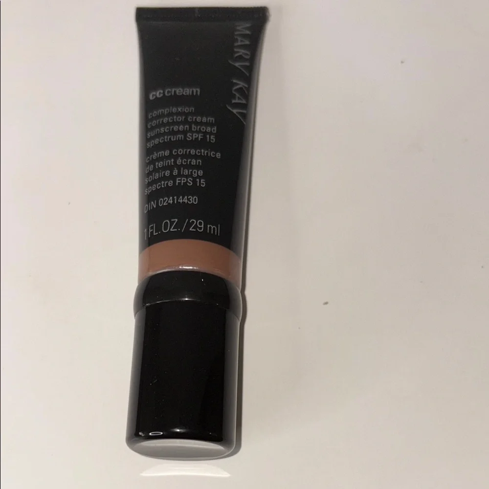 Mary Kay Brown Concealer Matte Finish‎